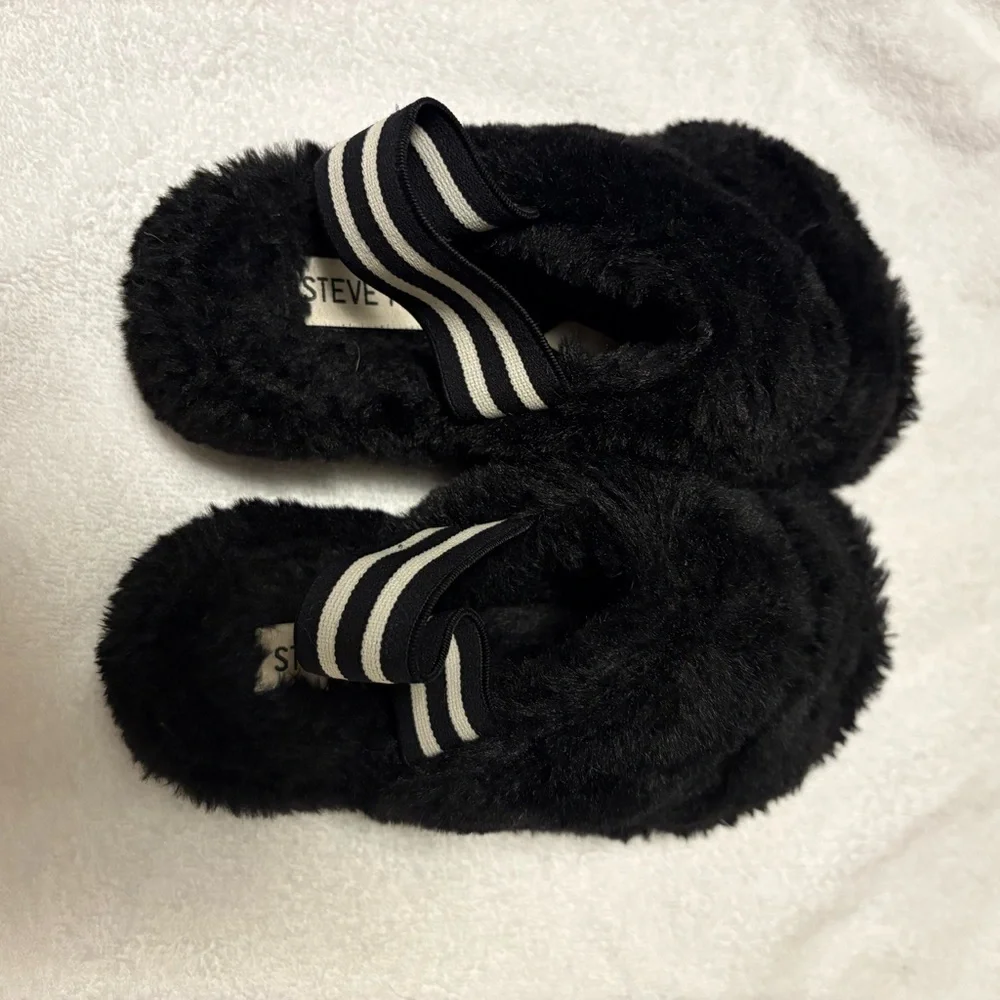 Steve Madden Kids Black Fuzzy Slippers